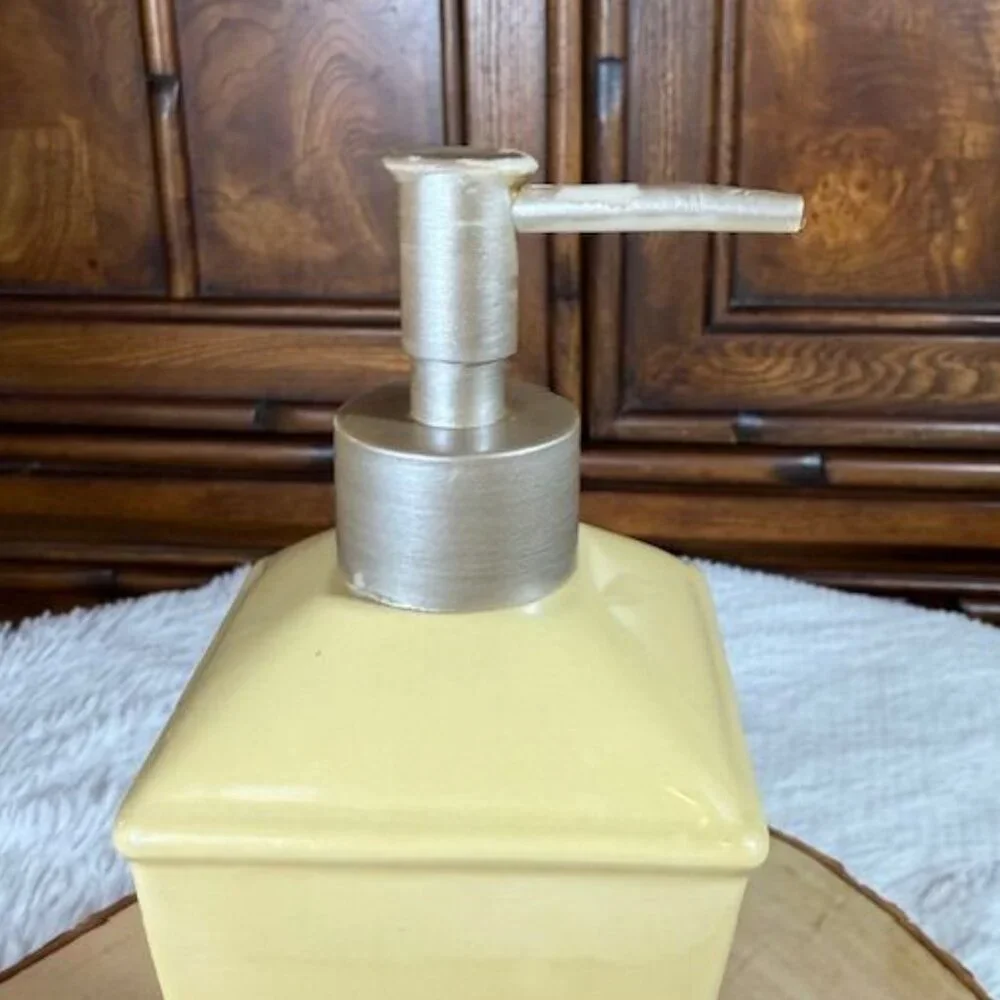 Vintage Better Homes and Gardens Acanthus Yellow Ceramic Lotion Soap Dispenser